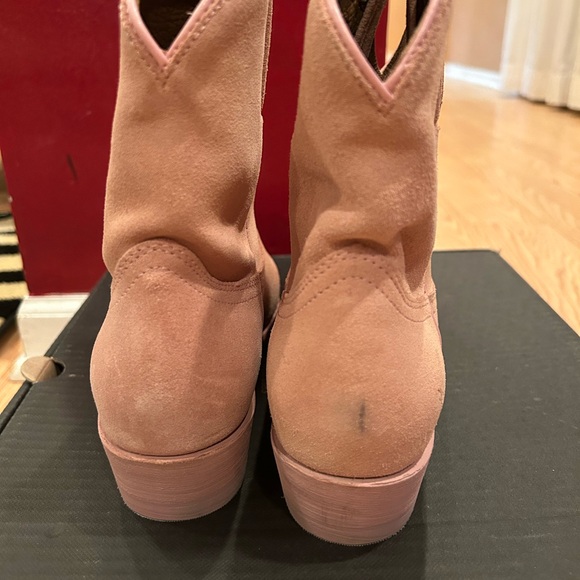 NIB Frye Billy Short in Dusty Pink. Size 8m. - Picture 4 of 8